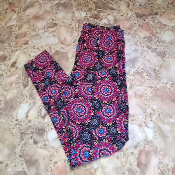 Lularoe tall and curvy leggings